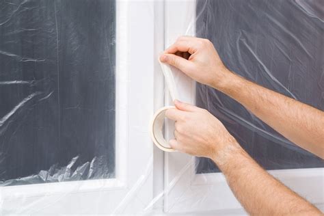 How To Weatherproof Windows With Plastic Wrap [A Step-By-Step Guide] - HVACseer.com