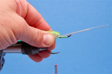 Nightmare Needlefish Fly: Catch More, Bigger Barracuda! Fly Tying Recipes & Patterns