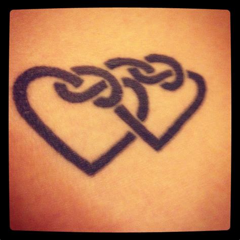 Celtic hearts tattoo P Tattoo, Knot Tattoo, Home Tattoo, Piercing ...