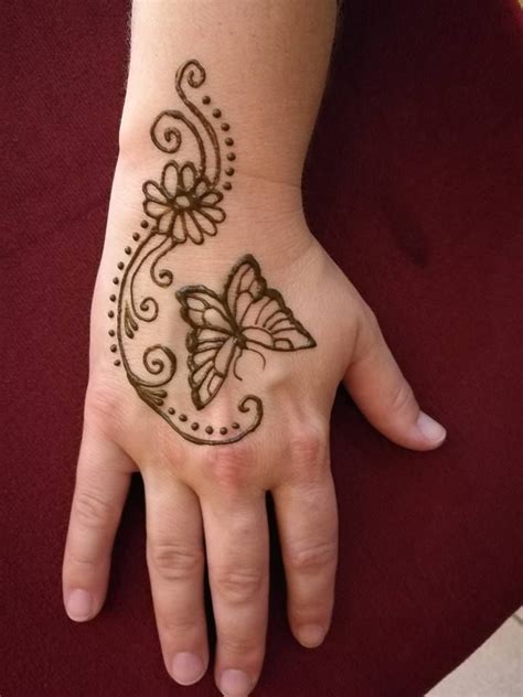 #simple #henna #butterfly Henna Hand Designs, Henna Patterns Hand ...