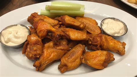 Anchor Bar Serves Up Wings at Stony Point | BOOMER Magazine