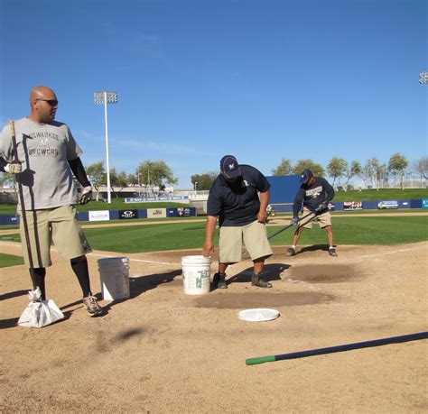 It's spring, but grounds crew at Maryvale isn't in training | Fronteras