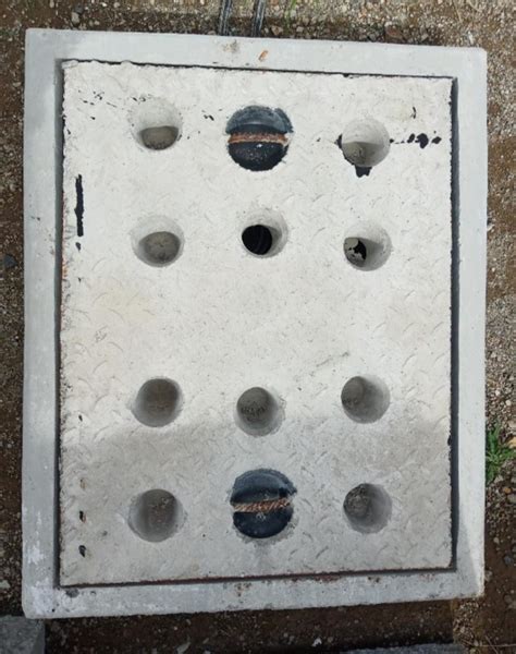 Grey 35mm Concrete Manhole Cover at Rs 25000/piece in Pune | ID: 2850372803312