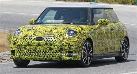 2024 MINI Cooper JCW Facelift Spied During Hot Weather Testing - MOTORLINKS