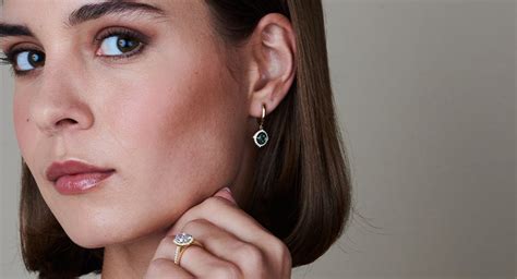 Your Ultimate Guide to Diamond Halo Earrings | With Clarity