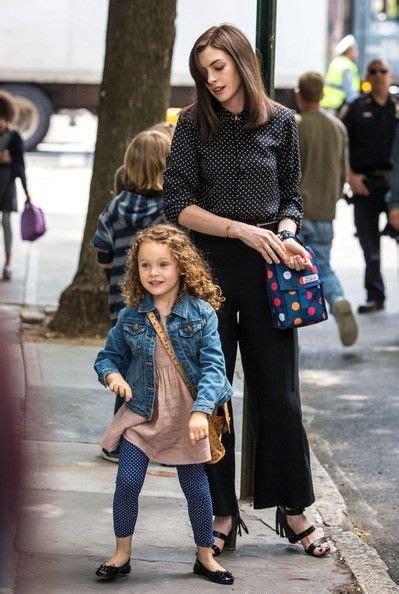 Anne Hathaway Photostream | Anne hathaway kids, Anne hathaway style ...