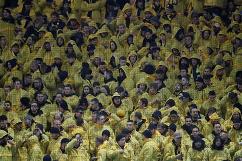 Did you spot what fans were wearing during Man Utd vs Young Boys ...