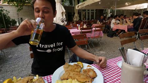 THE ULTIMATE German Food Tour - Schnitzel and Sausage in Munich ...