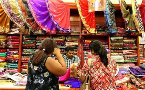 A Guide to Budget Shopping in Chickpet Bangalore | WhatsHot Bangalore