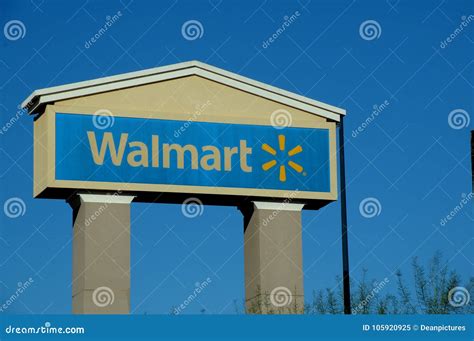 PANNEAU D'AFFICHAGE DE MAGASIN DE WALMART DANS KINGMAN ARIZONA Image éditorial - Image du états ...