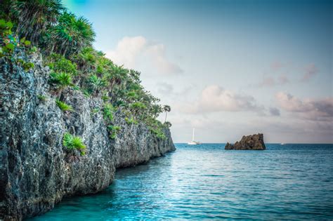 🔥 Free download Shooting The Reef In Roatan Honduras At Sunrise The Traveling Image [1600x1066 ...