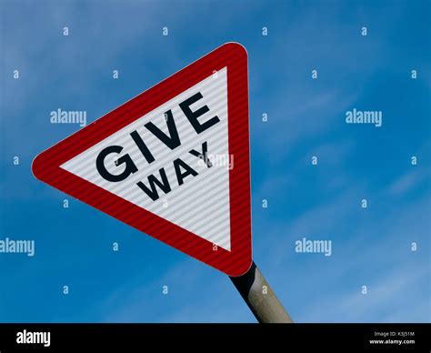 Give way sign hi-res stock photography and images - Alamy