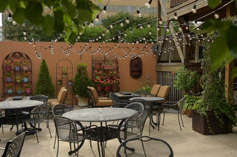 Hot spots: Restaurants create elaborate outdoor seating - Carroll County Times