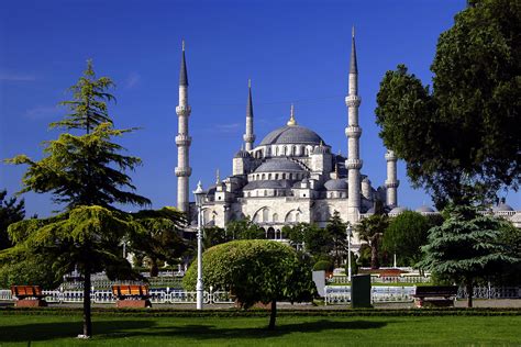 What in the World?: Istanbul: Where East meets West