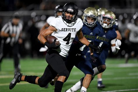 Servite football shuts down Notre Dame – Daily News