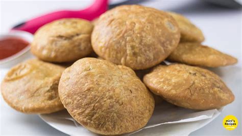 Rajasthani Khasta Kachori Recipe for Breakfast - Mint's Recipe