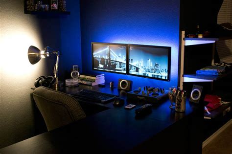 18 Computer stations truly amazing
