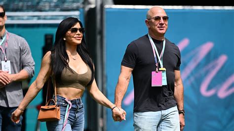 Jeff Bezos' fiancée Lauren Sanchez looks so different in throwback photos before meeting ...