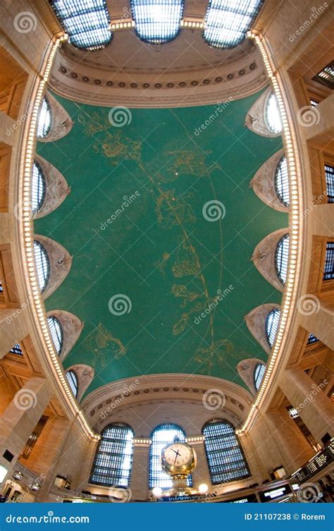 Grand Central Station Ceiling / What Is That Spot on the Ceiling of Grand Central Terminal ...