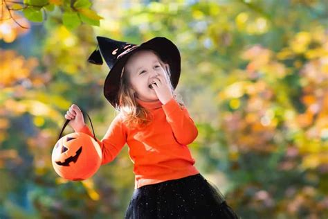 You've Been Boo'd! A How-To for Halloween Booing | Alpha Mom