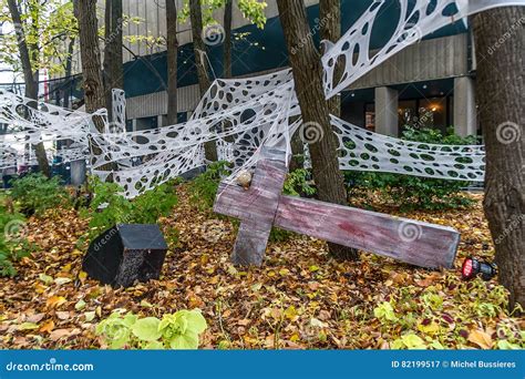 La Ronde Halloween Decoration Editorial Photography - Image of canadian, city: 82199517