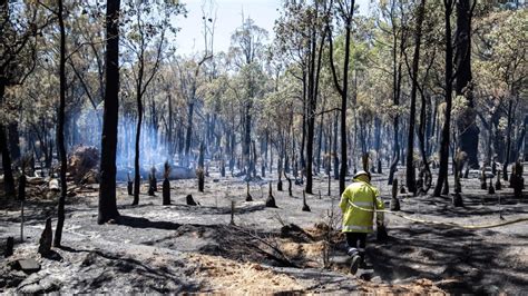 WA bushfires: Perth Hills bushfire downgraded to ‘watch and act’ | PerthNow