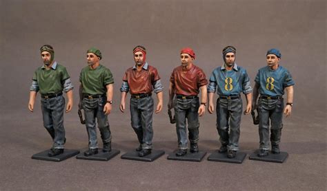 AIRCRAFT CARRIER FLIGHT DECK CREW, FLIGHT DECK CREW WALKING, SCALE 1:30 (6pcs) - Anspruchsvolle ...