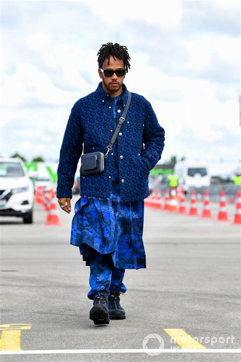 Hamilton hopes "daring" F1 fashion choices helps open minds