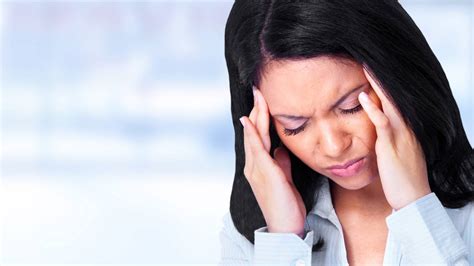 How to manage chronic migraine: Understand the triggers | HealthShots