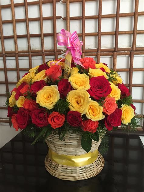 50 Roses All Round Basket Arrangement – Springbloom