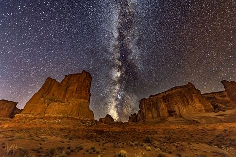 Milky Way Between Courthouse Towers at Arches National Park — Francesca ...