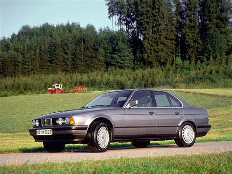 Fiche technique BMW 525i (E34) (1990-1996)