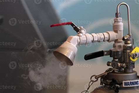 Liquid nitrogen tank danger sign 20298870 Stock Photo at Vecteezy