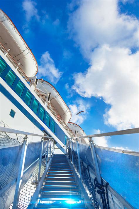 Freewinds Cruise Ship · Caribbean: Yacht & Cruise: HOSPITALITY & RESORT: Chasan | Architectural ...