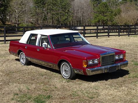 1989 Lincoln Town Car Signature Series