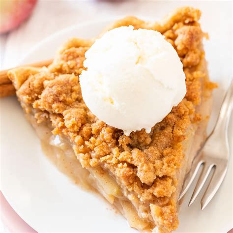 Apple Crumble Pie Recipe (Dutch Apple Pie) - Plated Cravings