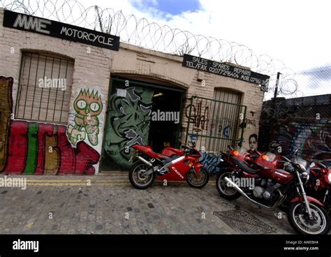 Street art East London Stock Photo - Alamy