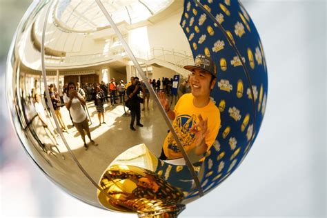 Slideshow: Warriors fans celebrate trophy in San Jose