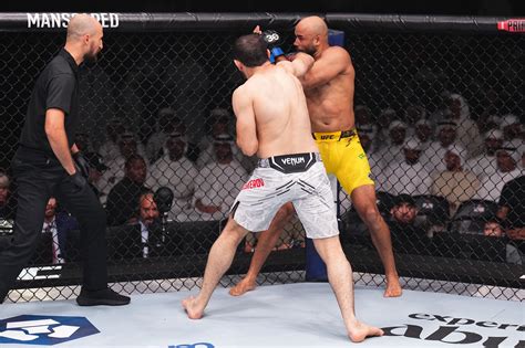 UFC 294 results: Ikram Aliskerov melts Warlley Alves with flying knee ...