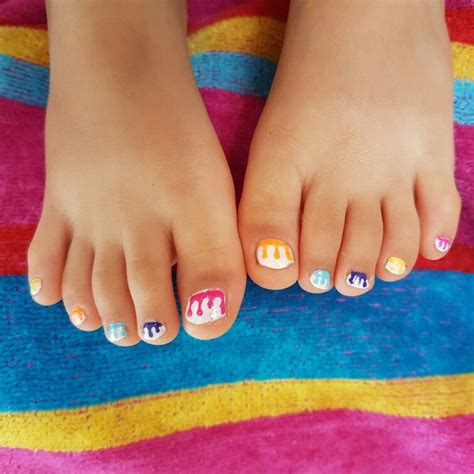 #pedicure #girly 🍬🍭 | Womens flip flop, Girly, Pedicure