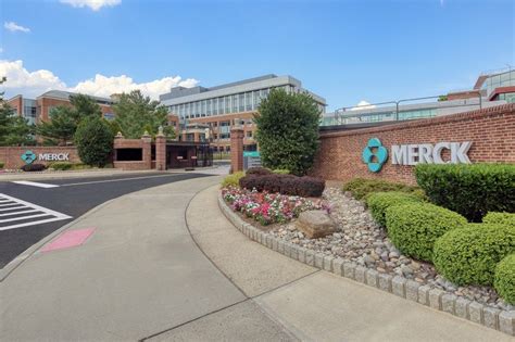 Merck reports 2% increase in worldwide sales in Q4 2022