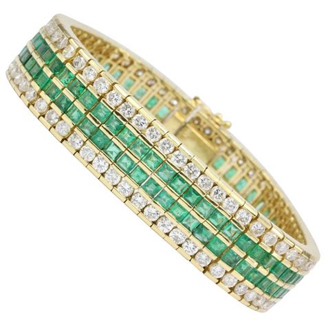 21 Carat Diamonds Emerald Yellow Gold Tennis Bracelet at 1stDibs