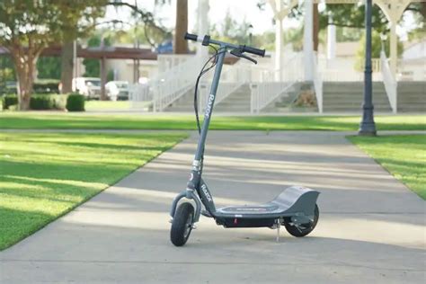 The Razor E300 Electric Scooter — How It Competes With Other Scooters – Electric Scooter Center