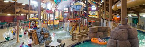 14 of the Best Indoor Water Parks in Wisconsin - The Family Vacation Guide