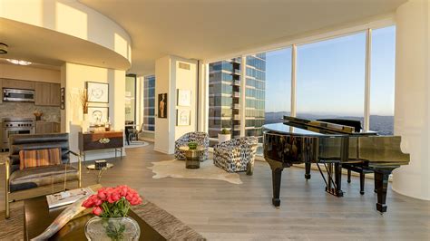 San Francisco Penthouse Comes with Self-Playing Steinway Piano ...