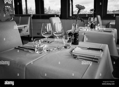 Office romance black and white hi-res stock photography and images - Alamy
