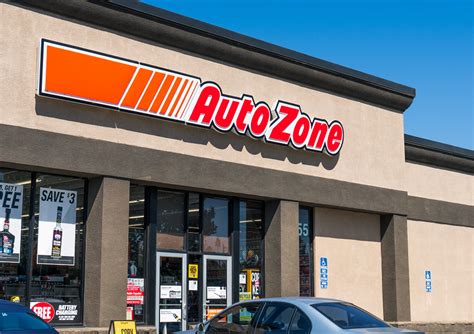 AutoZone Stock: Analysts’ Ratings and Target Prices