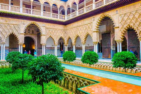 Visit to the Alcazar and the Cathedral of Seville - Tourswalking