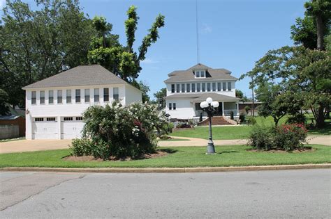 211 W Jefferson St, Ripley, MS 38663 | Trulia