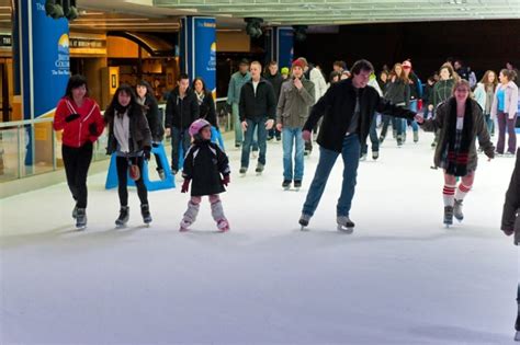 Robson Square Ice Rink: warm, wet weather dampens Vancouver skating rink | CBC News